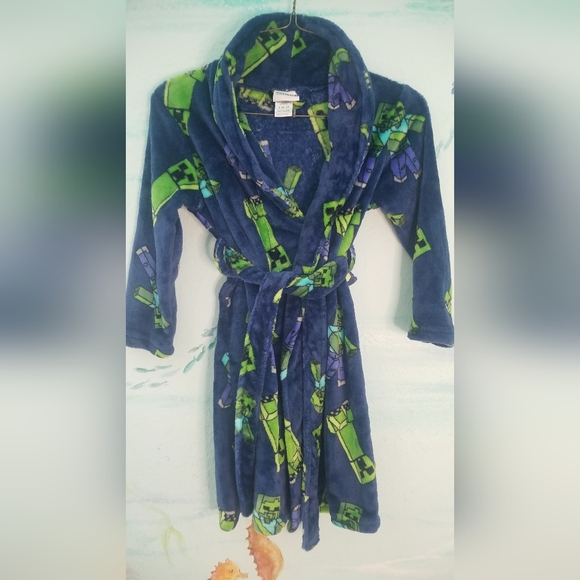 Children's Minecraft Robe. - Picture 8 of 8